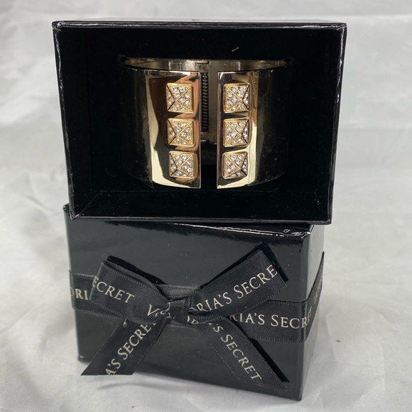 NWT VICTORIA’S SECRET | Hinged Bangle Bracelet Gold Tone - Picture 4 of 11
